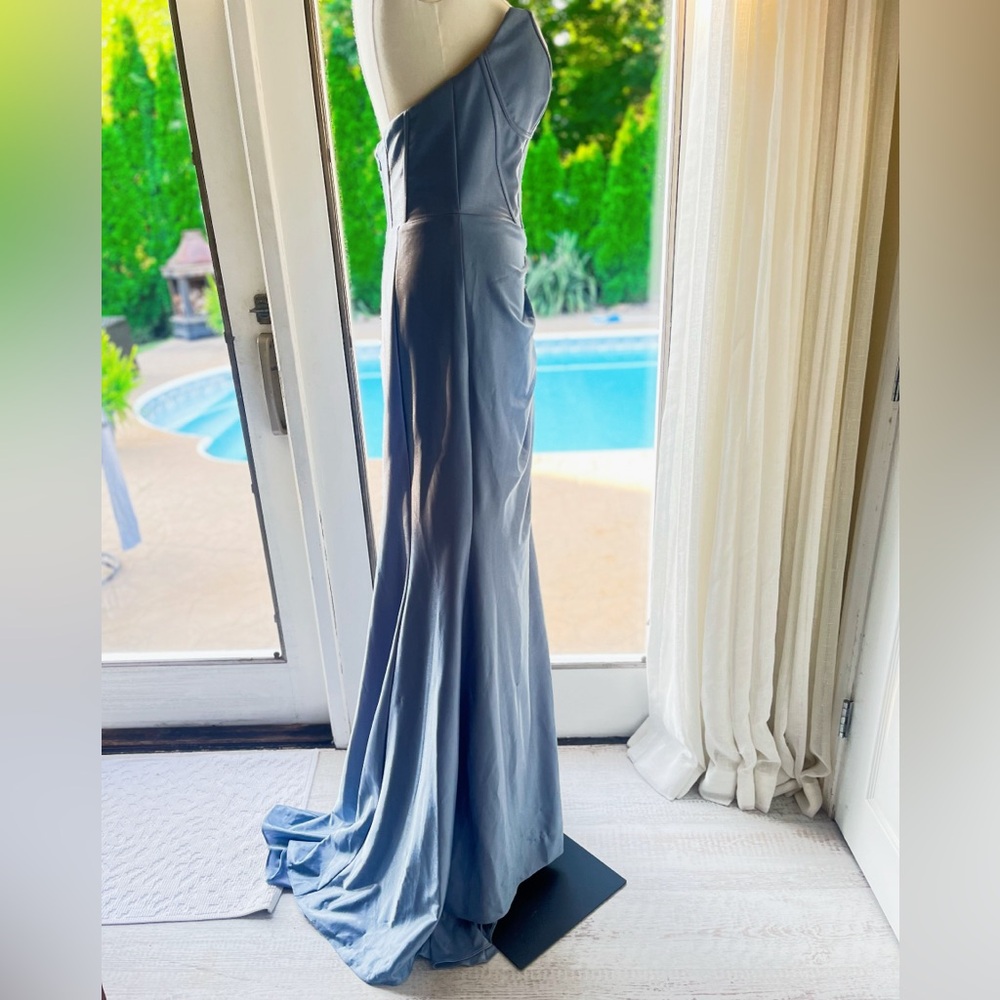 BEAUTIFUL GREY VIENNA GOWN ⭐️ - Picture 5 of 13